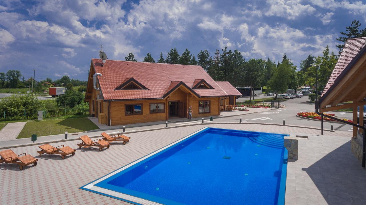 גרבובץ Holiday Park Macola מראה חיצוני תמונה
