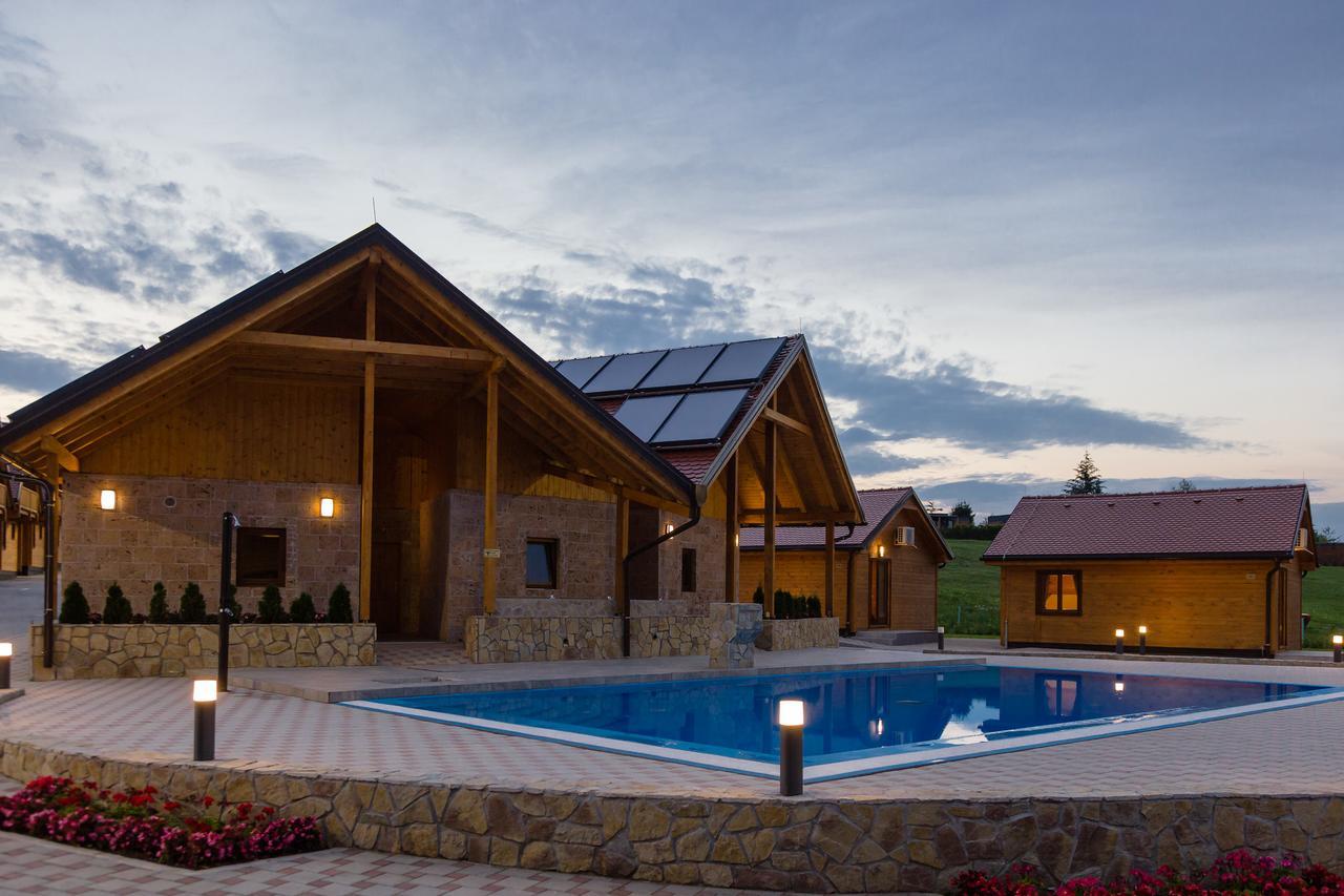 גרבובץ Holiday Park Macola מראה חיצוני תמונה
