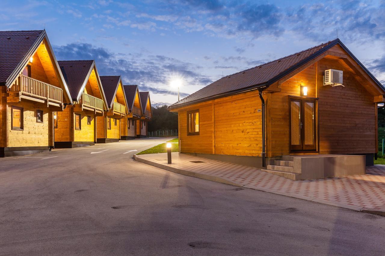 גרבובץ Holiday Park Macola מראה חיצוני תמונה